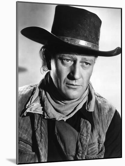 RED RIVER, 1948 directed by HOWARD HAWKS John Wayne (b/w photo)-null-Mounted Photo