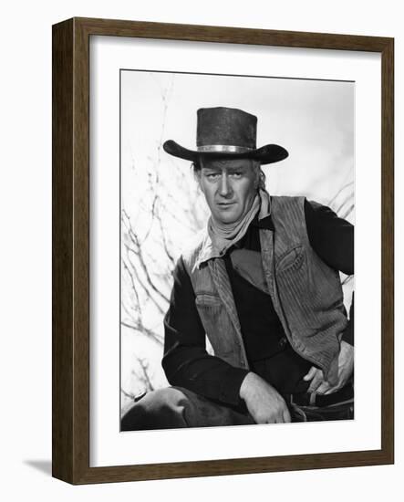 RED RIVER, 1948 directed by HOWARD HAWKS John Wayne (b/w photo)-null-Framed Photo