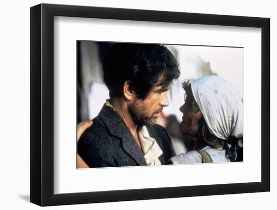 REDS, 1981 directed by WARREN BEATTY Warren Beatty and Diane Keaton (photo)-null-Framed Photo