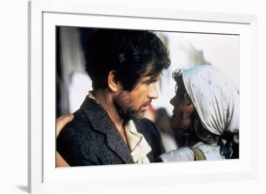 REDS, 1981 directed by WARREN BEATTY Warren Beatty and Diane Keaton (photo)-null-Framed Photo