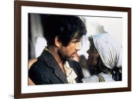 REDS, 1981 directed by WARREN BEATTY Warren Beatty and Diane Keaton (photo)-null-Framed Photo
