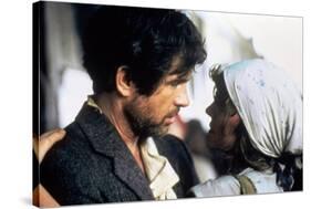 REDS, 1981 directed by WARREN BEATTY Warren Beatty and Diane Keaton (photo)-null-Stretched Canvas