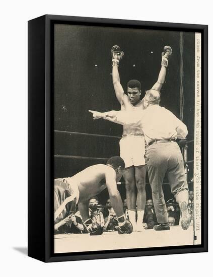 Referee John Lobianco Waves Champion Cassius Clay to a Corner-null-Framed Stretched Canvas