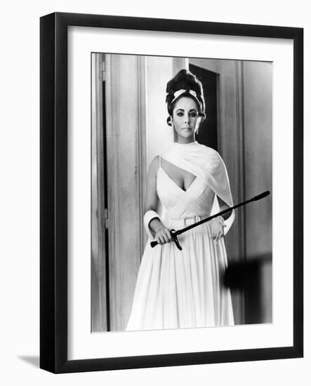 REFLECTIONS IN A GOLDEN EYE, 1967 directed by JOHN HUSTON Elizabeth Taylor (b/w photo)-null-Framed Photo