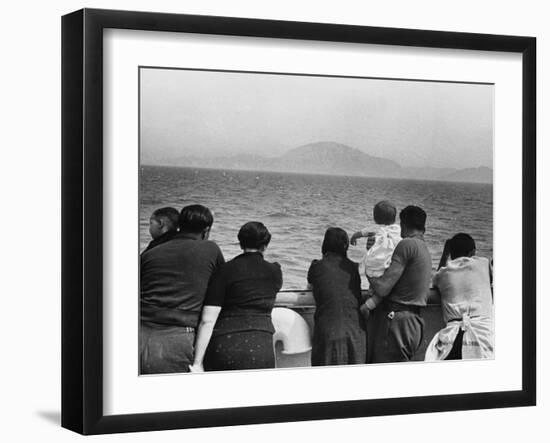 Refugee Ship WWII-Robert Hunt-Framed Photographic Print