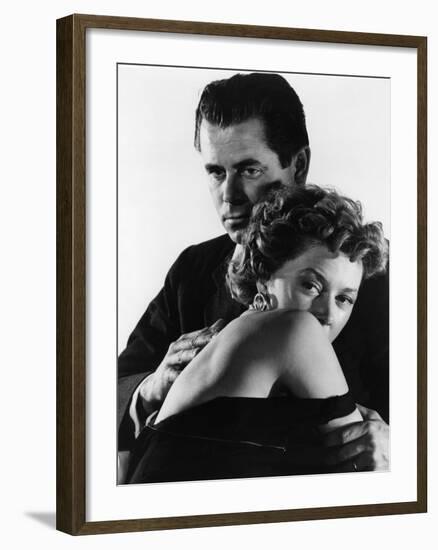 Reglement by Comptes THE BIG HEAT by FritzLang with Glenn Ford and Gloria Grahame, 1953 (b/w photo)-null-Framed Photo