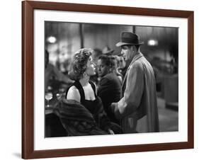 Reglement by Comptes THE BIG HEAT by FritzLang with Glenn Ford and Gloria Grahame, 1953 (b/w photo)-null-Framed Photo