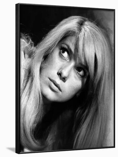 REPULSION, 1965 directed by ROMAN POLANSKI Catherine Deneuve (b/w photo)-null-Framed Photo