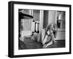 REPULSION, 1965 directed by ROMAN POLANSKI Catherine Deneuve (b/w photo)-null-Framed Photo