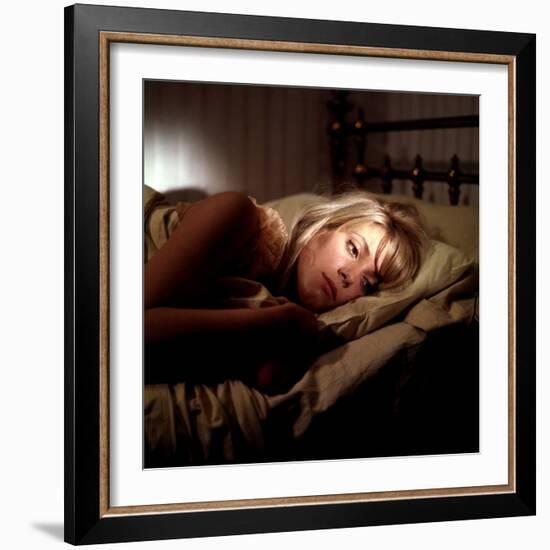 REPULSION, 1965 directed by ROMAN POLANSKI Catherine Deneuve (photo)-null-Framed Photo