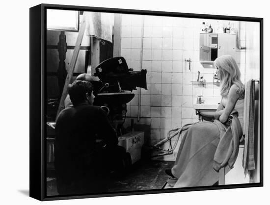 REPULSION, 1965 directed by ROMAN POLANSKI On the set, Roman Polanski and Catherine Deneuve (b/w ph-null-Framed Stretched Canvas