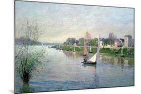 Rhe Seine at Argenteuil, 1872-Alfred Sisley-Mounted Giclee Print