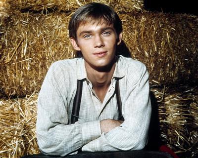 Richard Thomas Posters & Wall Art Prints | AllPosters.com