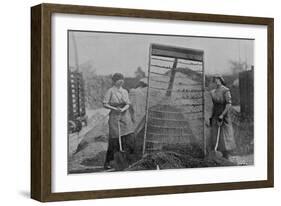 Riddling Cinders, War Office Photographs, 1916 (B/W Photo)-English Photographer-Framed Giclee Print