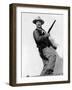 RIO BRAVO, 1959 directed by HOWARD HAWKS John Wayne (b/w photo)-null-Framed Photo