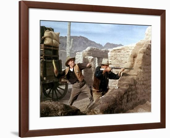 RIO BRAVO, 1959 directed by HOWARD HAWKS John Wayne (photo)-null-Framed Photo