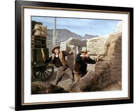 RIO BRAVO, 1959 directed by HOWARD HAWKS John Wayne (photo)-null-Framed Photo