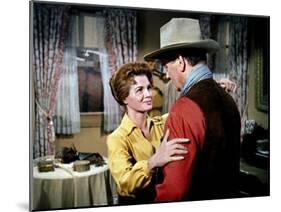 RIO BRAVO, 1959 directed by HOWARD HAWKS John Wayne (photo)-null-Mounted Photo