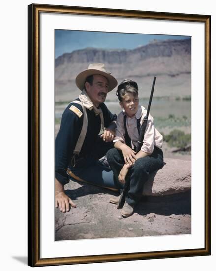 RIO GRANDE, 1950 directed by JOHN FORD John Wayne and his son Patrick (photo)-null-Framed Photo