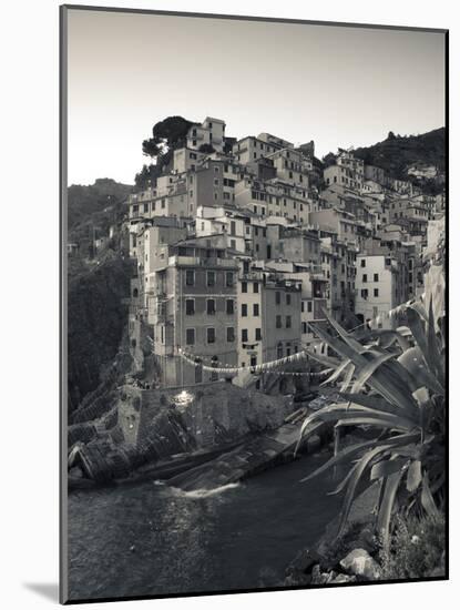 Riomaggiore, Cinque Terre, Riviera Di Levante, Liguria, Italy-Jon Arnold-Mounted Photographic Print