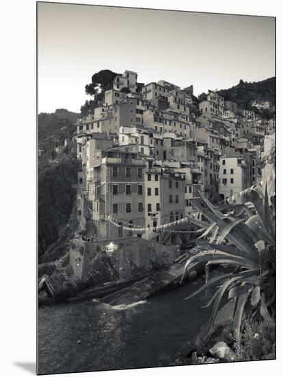 Riomaggiore, Cinque Terre, Riviera Di Levante, Liguria, Italy-Jon Arnold-Mounted Photographic Print