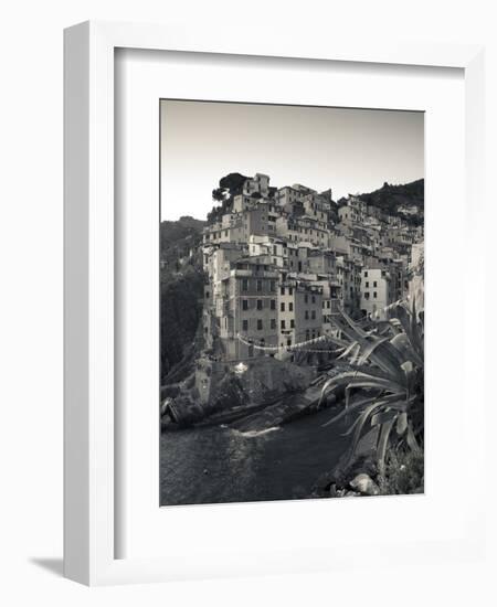 Riomaggiore, Cinque Terre, Riviera Di Levante, Liguria, Italy-Jon Arnold-Framed Photographic Print