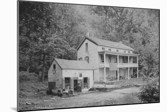 Rip Van Winkle House, Sleepy Hollow, Catskill Mountains, N.Y.-null-Mounted Art Print