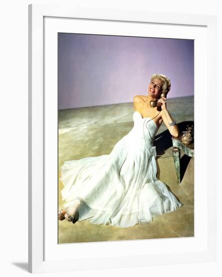 Rita Hayworth (1918 - 1987) en, 1948 (photo)-null-Framed Photo