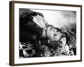 Rita Hayworth, 1942-null-Framed Photographic Print