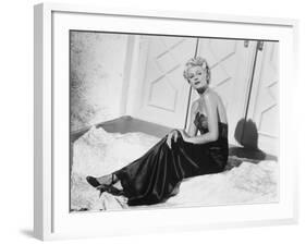 Rita Hayworth, The Lady from Shanghai, 1947-null-Framed Photographic Print