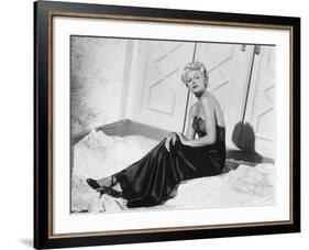 Rita Hayworth, The Lady from Shanghai, 1947-null-Framed Photographic Print