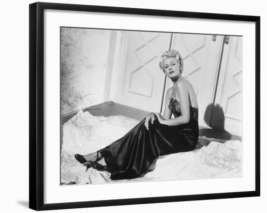 Rita Hayworth, The Lady from Shanghai, 1947-null-Framed Photographic Print