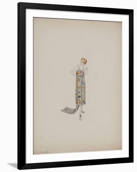 Robe du soir, fond et traîne en tissu lamé argent, broderie anémones sur dentelle argent-Madeleine Vionnet-Framed Giclee Print