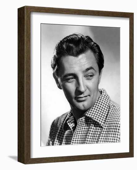 ROBERT MITCHUM (1917- 1997) en, 1948 (b/w photo)-null-Framed Photo