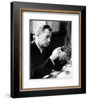 Robert Mitchum, Farewell, My Lovely (1975)-null-Framed Photo