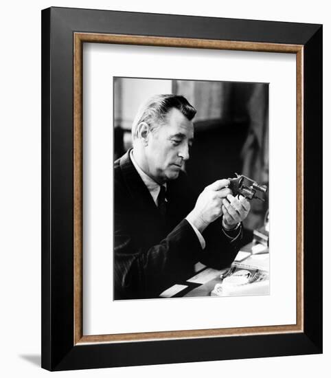 Robert Mitchum, Farewell, My Lovely (1975)-null-Framed Photo