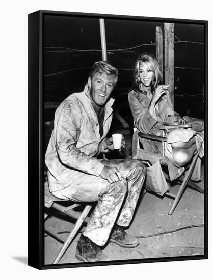 Robert Redford and Jane Fonda sur le tournage du film La Poursuite Impitoyable THE CHASE d'ArthurPe-null-Framed Stretched Canvas