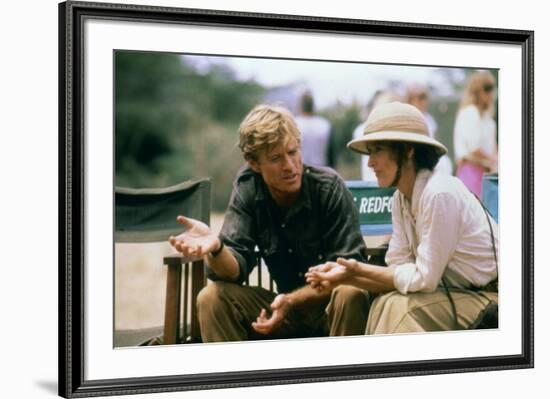 Robert Redford and Meryl Streep sur le tournage du film Out of Africa by Sydney Pollack, 1985 (phot-null-Framed Photo