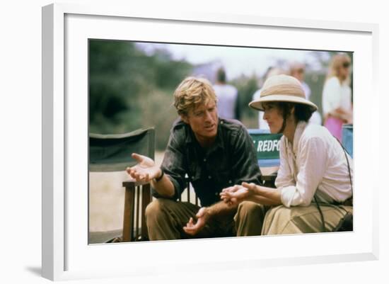 Robert Redford and Meryl Streep sur le tournage du film Out of Africa by Sydney Pollack, 1985 (phot-null-Framed Photo