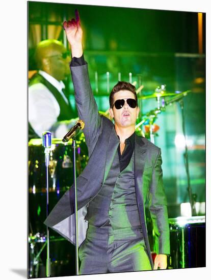 Robin Thicke-null-Mounted Photo