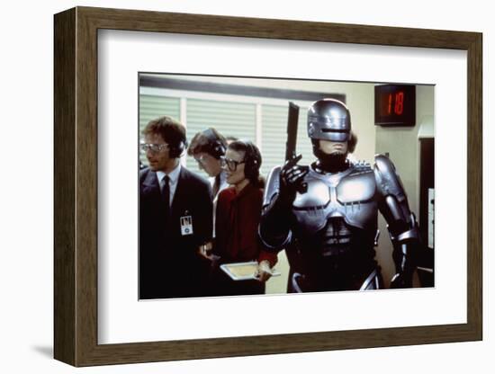 Robocop by Paul Verhoeven with Peter Weller, 1987 (photo)-null-Framed Photo