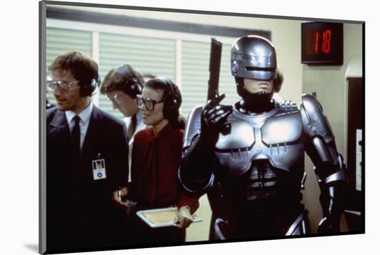 Robocop by Paul Verhoeven with Peter Weller, 1987 (photo)-null-Mounted Photo