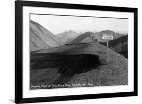 Rocky Mt Nat'l Park, Colorado - Highest Point on Trail Ridge Road-Lantern Press-Framed Art Print