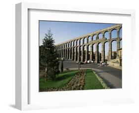 Roman Aqueduct, Segovia, Unesco World Heritage Site, Castilla Leon, Spain-Peter Scholey-Framed Photographic Print