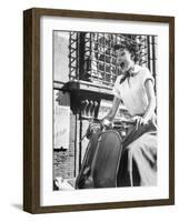 Roman Holiday, Audrey Hepburn, 1953-null-Framed Photo