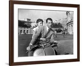 Roman Holiday, Audrey Hepburn, Gregory Peck, 1953-null-Framed Photo