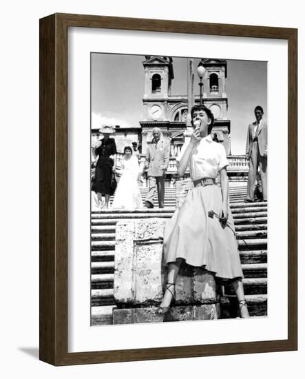 Roman Holiday, Audrey Hepburn, Gregory Peck, 1953-null-Framed Photo