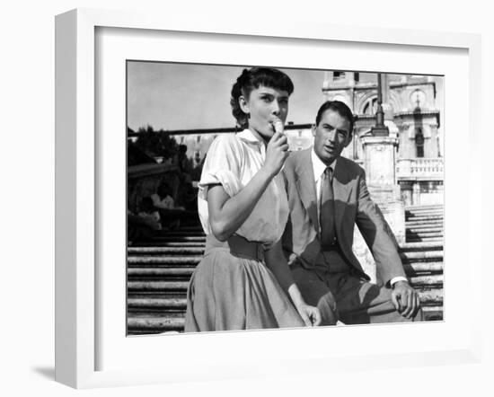 Roman Holiday, Audrey Hepburn, Gregory Peck, 1953-null-Framed Photo