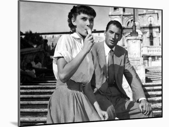 Roman Holiday, Audrey Hepburn, Gregory Peck, 1953-null-Mounted Photo