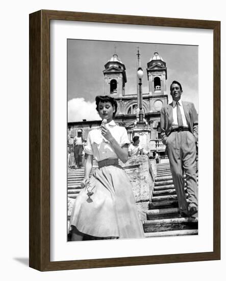 Roman Holiday, Audrey Hepburn, Gregory Peck, 1953-null-Framed Photo